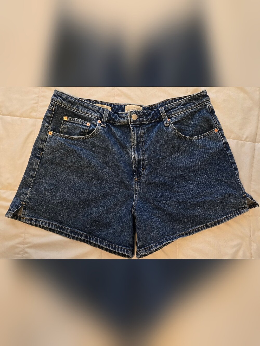 NWOT Universal Thread Women's A-Line Medium Blue Denim Jeans Shorts
